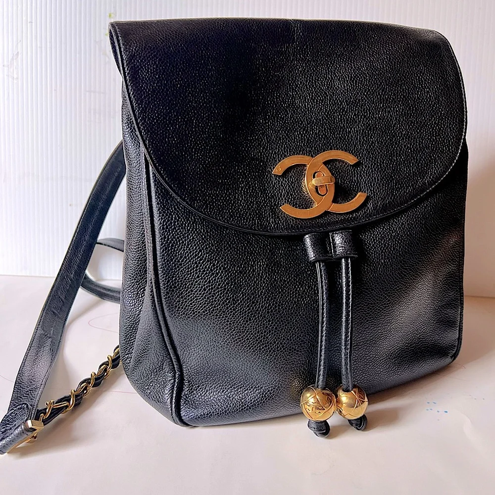 ‼️SOLD‼️ Vintage CHANEL backpack in caviar leather - Picture 2 of 9